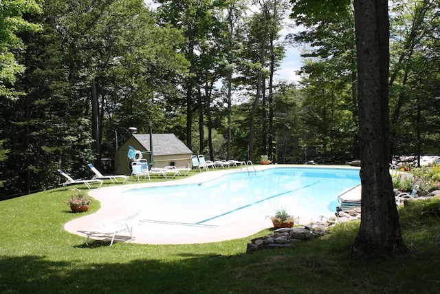 360 Okemo Trailside Ext Unit 37C, Ludlow, VT 05149 - outdoor pool with a lawn