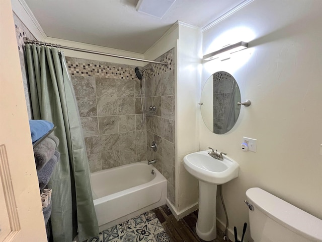 bathroom with shower / bath combination with curtain, hardwood / wood-style flooring, toilet, and ornamental molding