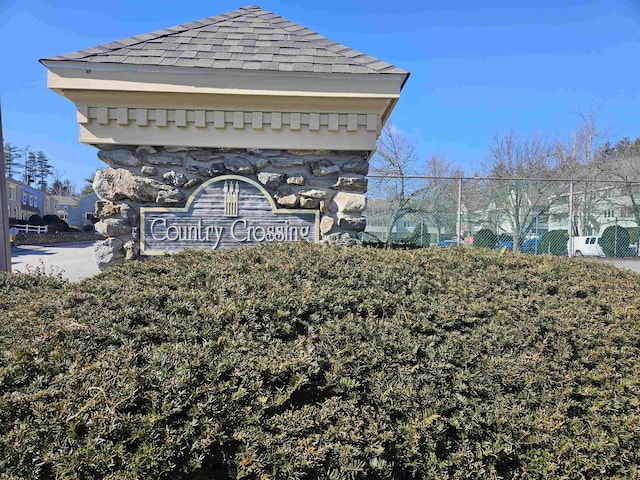 view of community / neighborhood sign