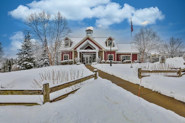 view of front of property