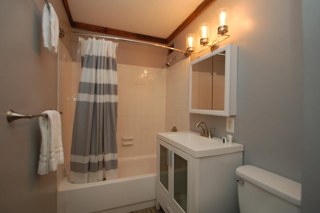 full bathroom featuring shower / tub combo with curtain, vanity, and toilet