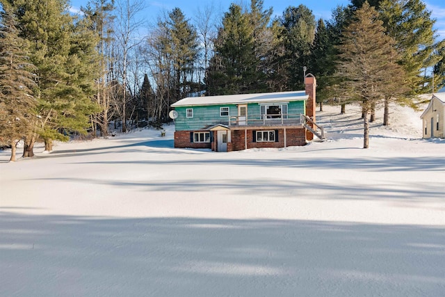 view of front of property