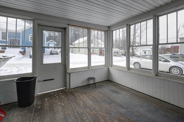 view of unfurnished sunroom