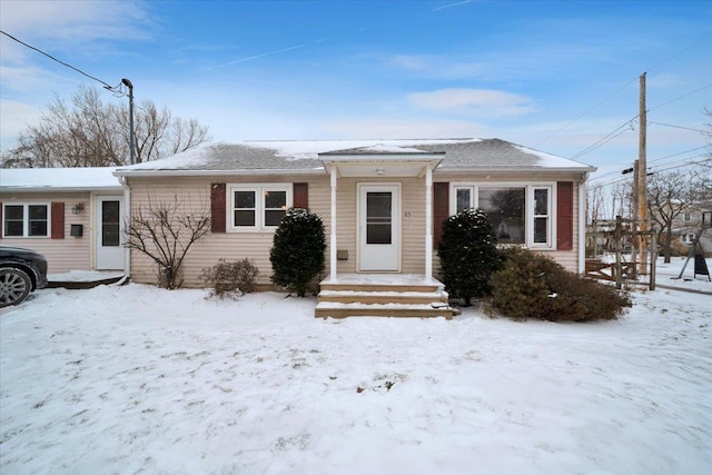 view of front of property