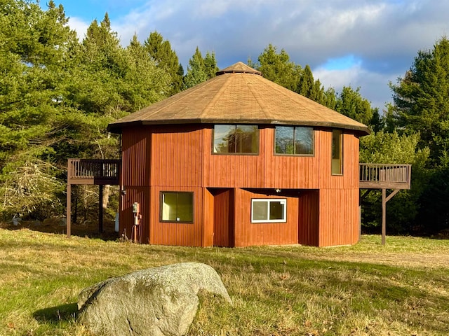 exterior space with a lawn