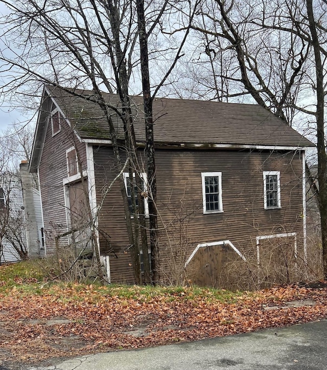 view of side of property