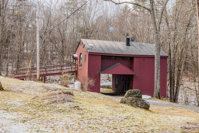 view of outdoor structure