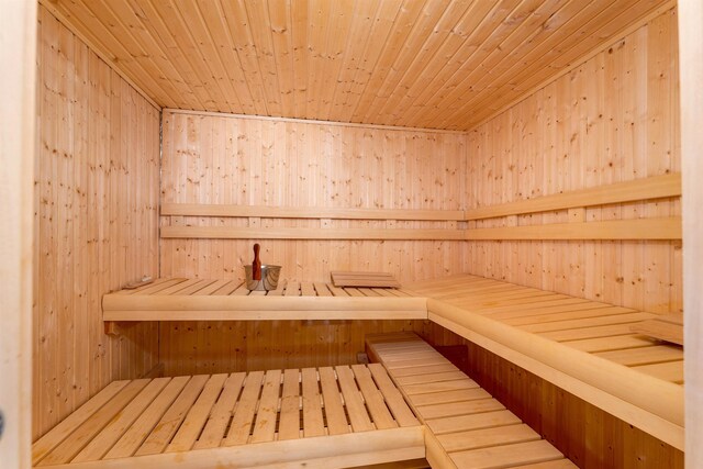 view of sauna / steam room