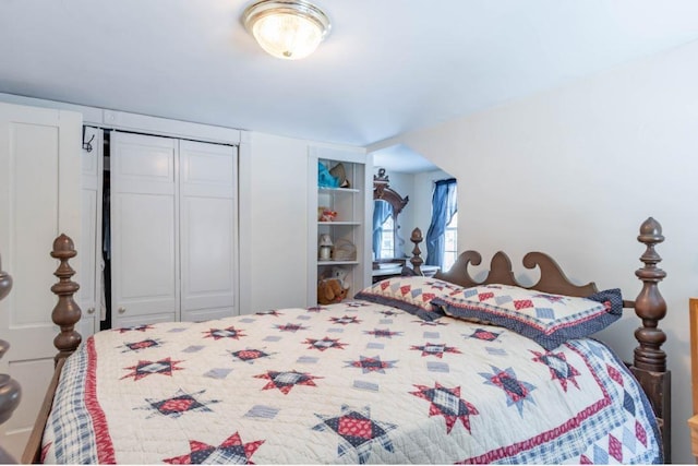 bedroom featuring a closet