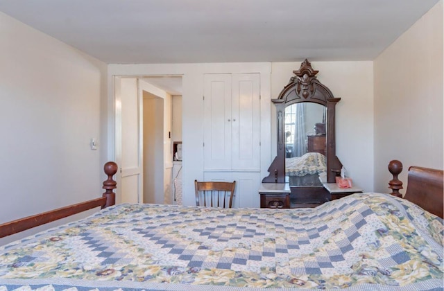 bedroom with a closet