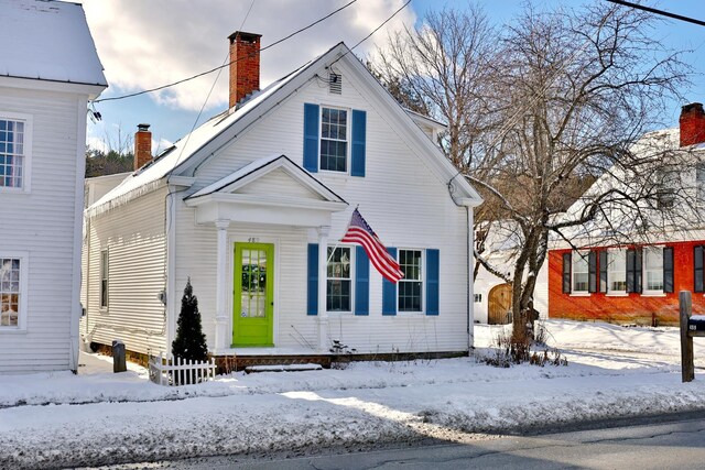 view of front of property