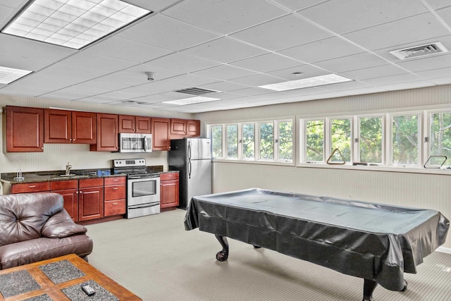 rec room featuring sink, light colored carpet, a drop ceiling, and billiards