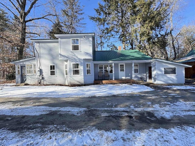 view of front of home with covered porch