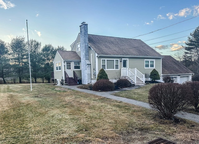 view of front of property with a front yard