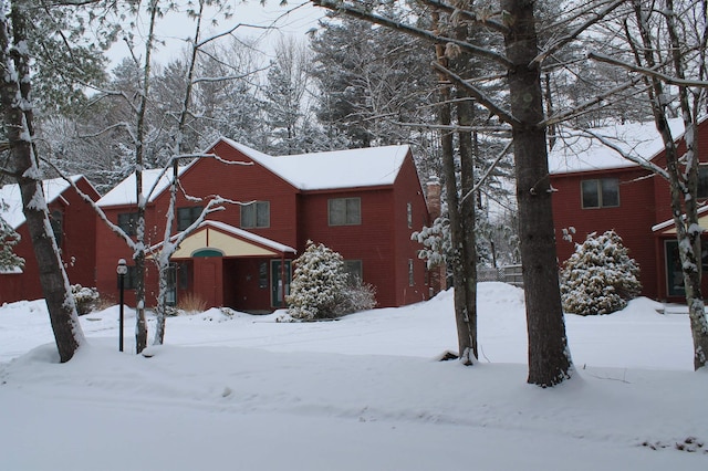 view of front facade