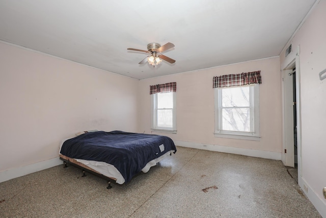 bedroom with ceiling fan