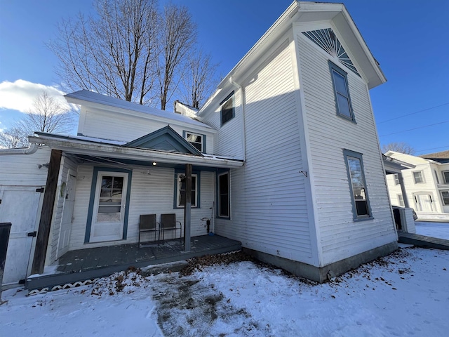 view of front facade featuring a porch