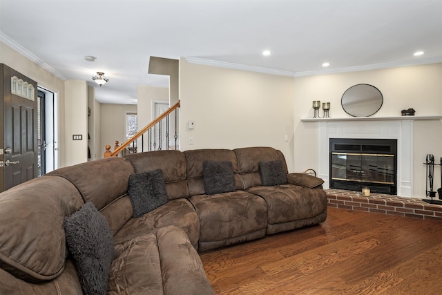 living room featuring crown molding