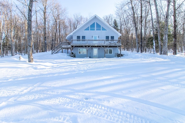 view of front of house featuring a wooden deck