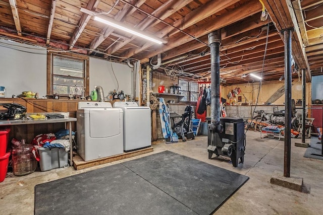 basement with washing machine and dryer