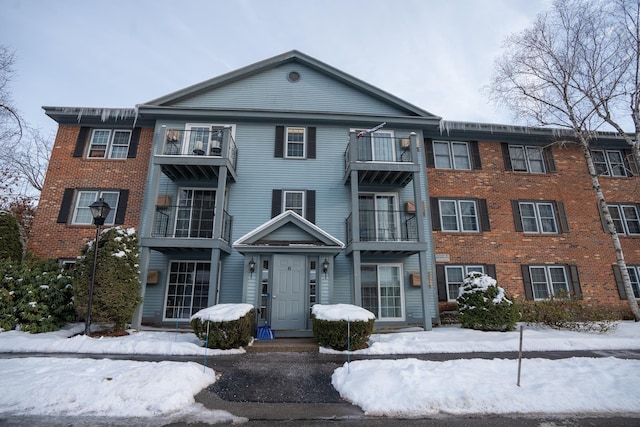 view of front of house