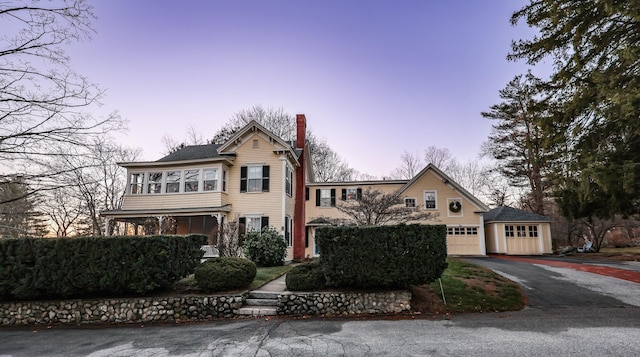 view of front property featuring a garage