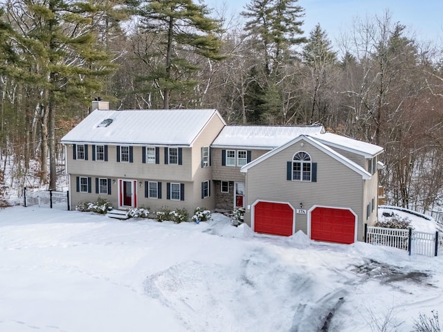 view of front facade featuring a garage