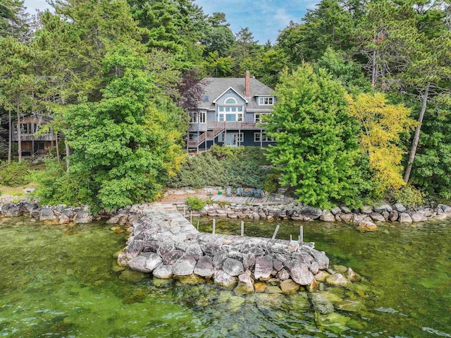 view of yard featuring a water view