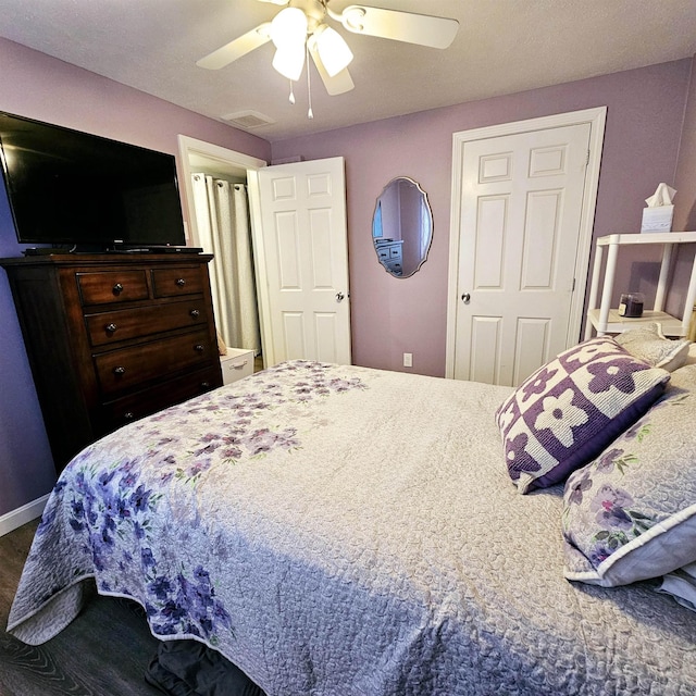 bedroom featuring ceiling fan