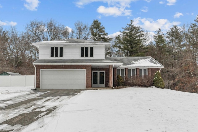 view of front property featuring a garage