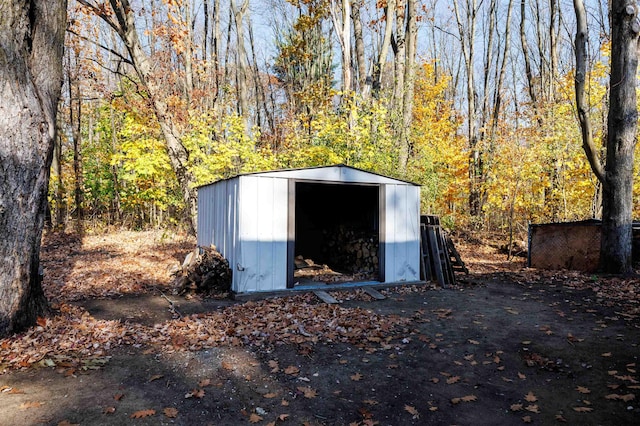 view of outbuilding