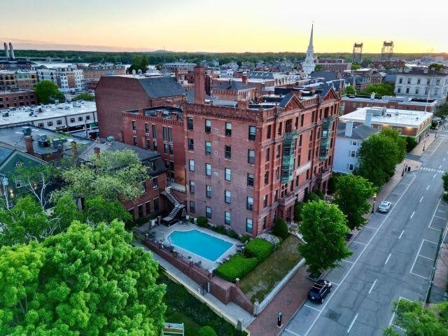 view of aerial view at dusk