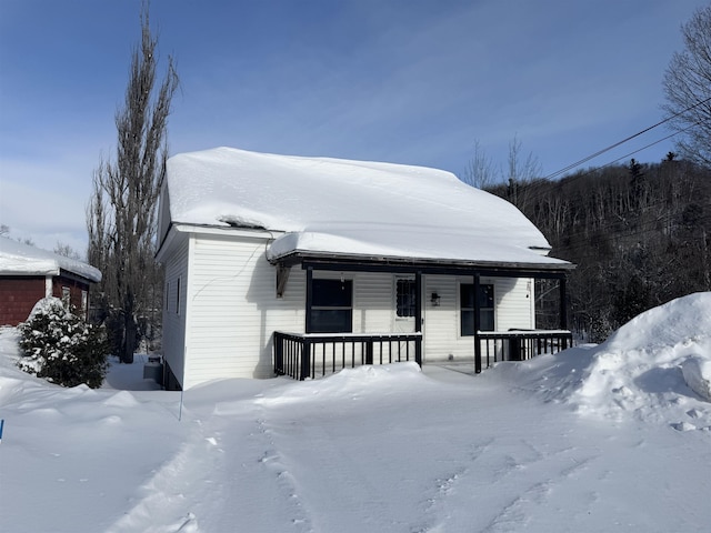 view of front of house featuring covered porch