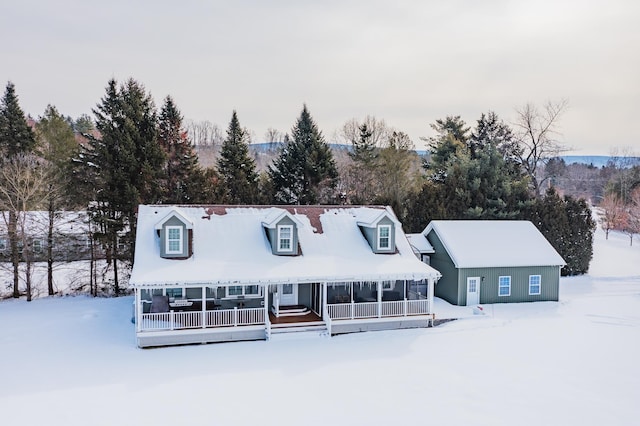 view of front of property featuring covered porch