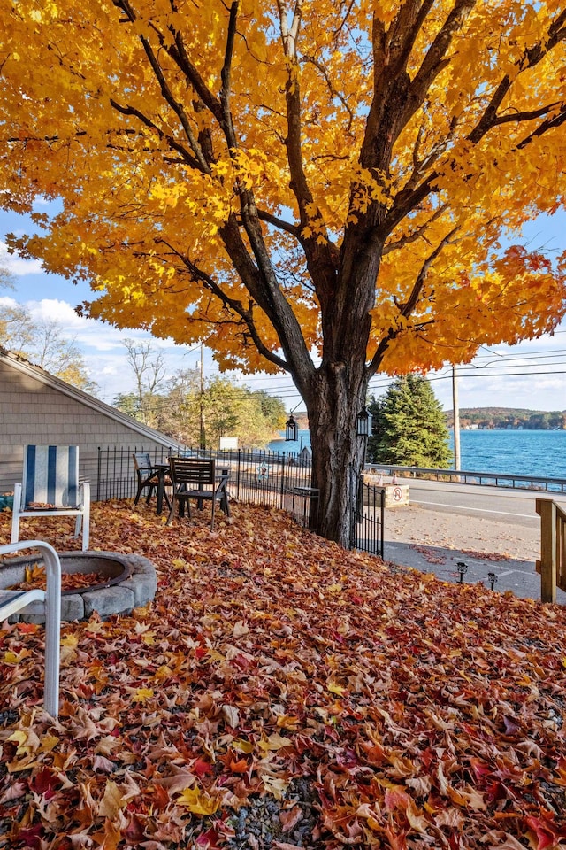 view of yard with a water view