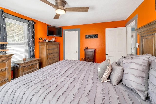 bedroom featuring ceiling fan