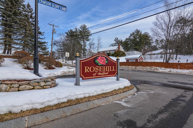 view of community / neighborhood sign