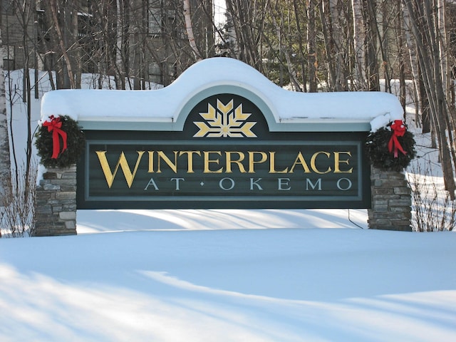 view of community / neighborhood sign