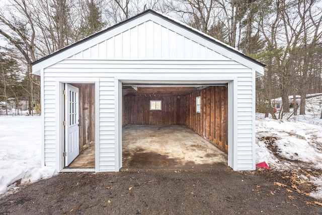 view of detached garage