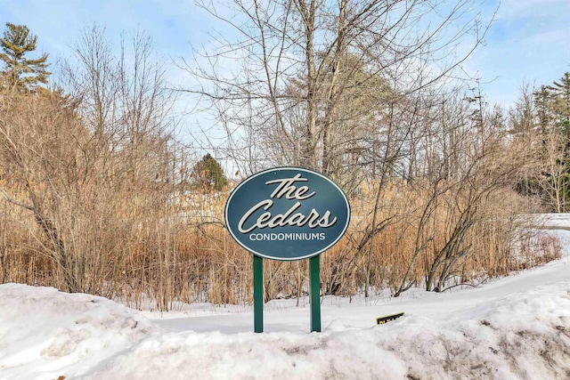 view of community / neighborhood sign