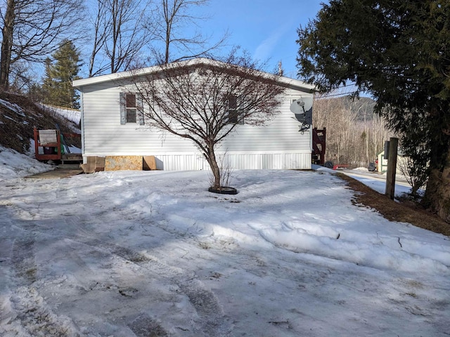 238/266 S Main St, Danby, VT 05739 - view of snowy exterior