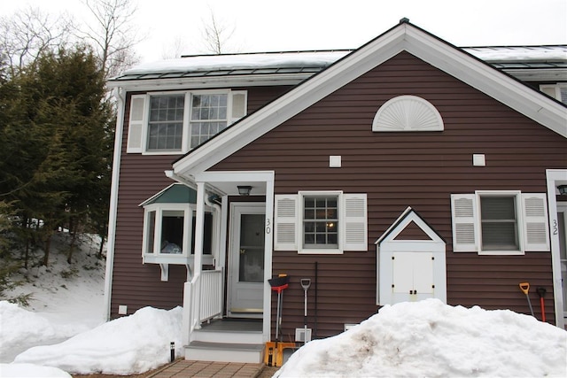 view of front facade