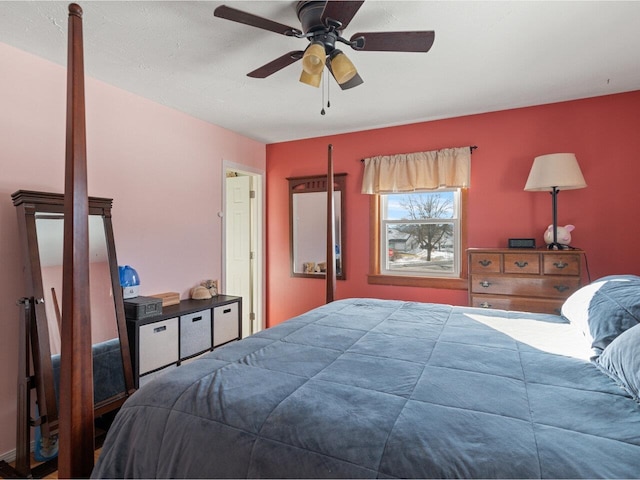 bedroom featuring ceiling fan