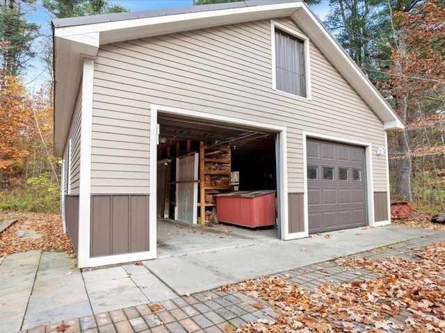 view of detached garage