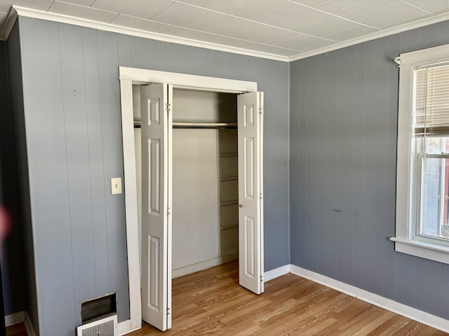 closet with visible vents