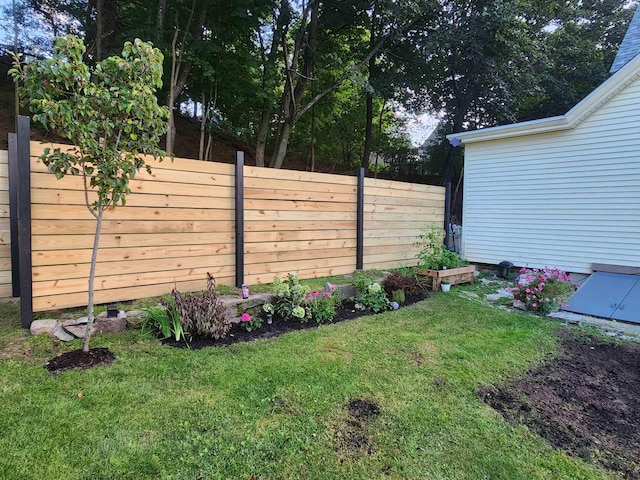 view of yard featuring a fenced backyard