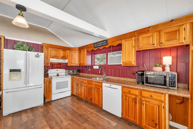 kitchen with dark wood-style flooring, lofted ceiling, a sink, white appliances, and under cabinet range hood