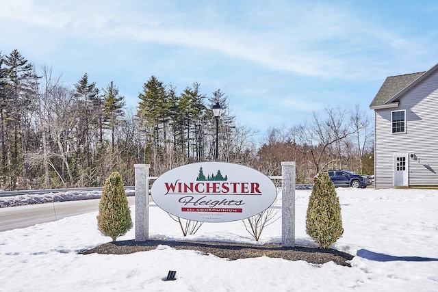 view of community / neighborhood sign