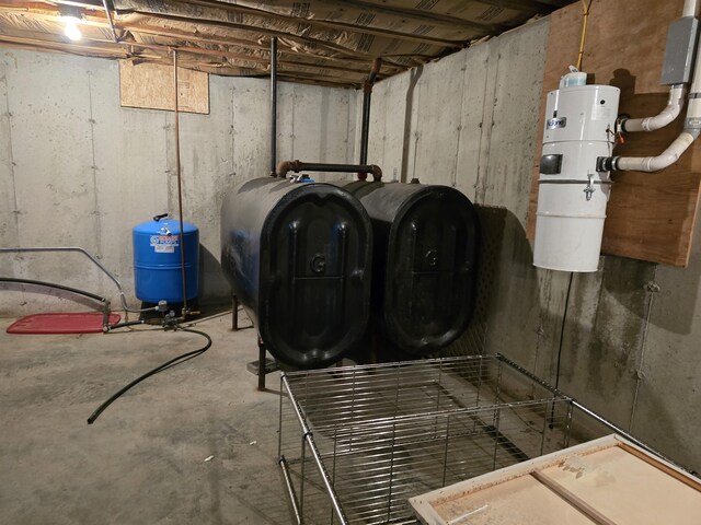 96 Mason Dr, Milan, NH 03588 - unfinished below grade area with heating fuel