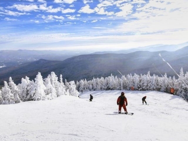 view of mountain feature